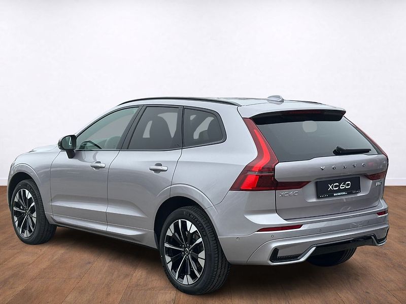 Volvo XC60 (2026) PLUS B5, kamery 360°, FULL LED - fotka 3 z 25