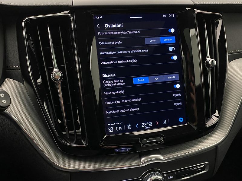 Volvo XC60 T6 AWD PLUG-IN ULTIMATE DARK  - fotka 46 z 52