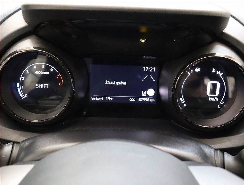 Toyota Yaris (2022) Selection Style 1.5 VVT-i - fotka 11 z 25