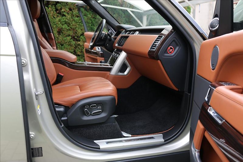 Land Rover Range Rover 4,4 1.Maj. ČR. Autobiography - fotka 36 z 57