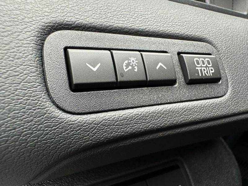 Toyota bZ4X (2026) Touring AWD - Executive 74kWh  - fotka 12 z 44