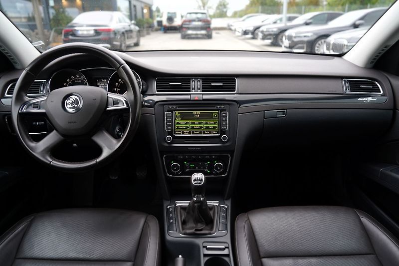Škoda Superb 2.0 TDI 125 kW L&K/ČR/DPH - fotka 29 z 44