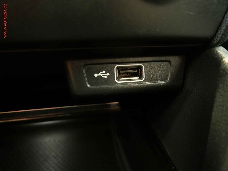 Škoda Octavia (2019) 1.6 TDi, Style, DSG, navi - fotka 19 z 23