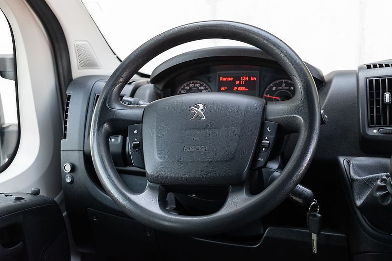 Peugeot Boxer 2.0 BlueHDi 7.MÍST*TAŽNÉ*ČR* - fotka 14 z 21