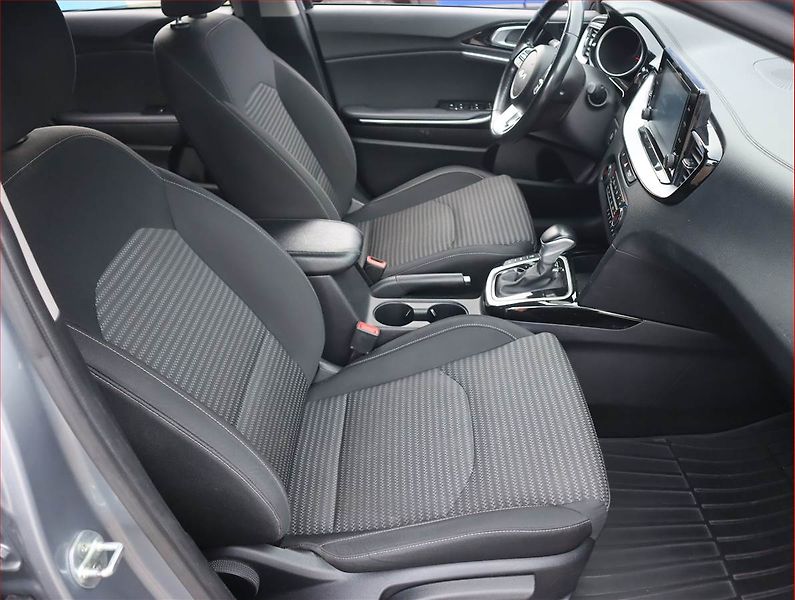 Kia Ceed (2021) 1.5 T-GDI, Automat, Serv.kniha - fotka 9 z 19