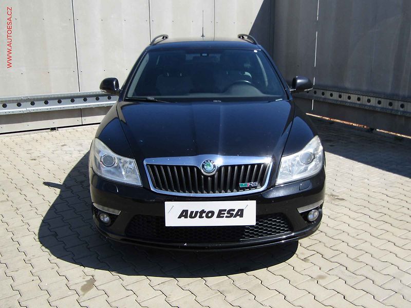 Škoda Octavia (2010) 2.0 TDi, RS, navi - fotka 2 z 18