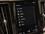 Volvo XC60 B4 AWD MOMENTUM PRO REZERVACE - náhled 33