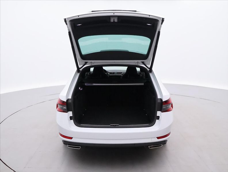 Škoda Superb 2.0 TSI 200kW DSG SportLine - fotka 9 z 42