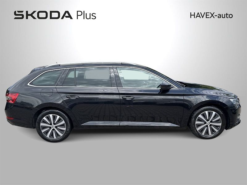 Škoda Superb (2023) Combi 2.0 TDI DSG Style - fotka 33 z 35