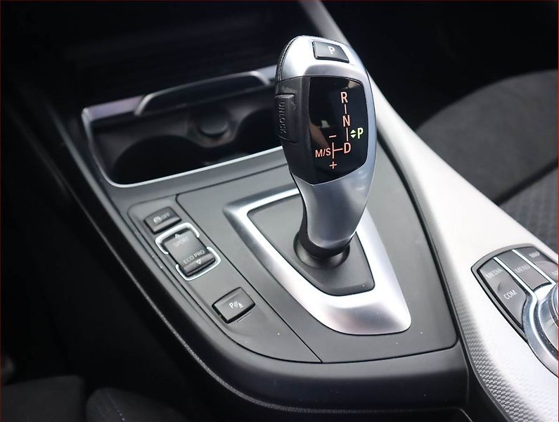 BMW Řada 1 (2018) M Sport 118i, Automat - fotka 13 z 21