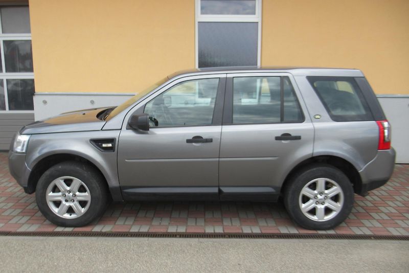 Land Rover Freelander 2.2TD 4x4 AUT. KLIMA TAŽNÉ - fotka 6 z 20