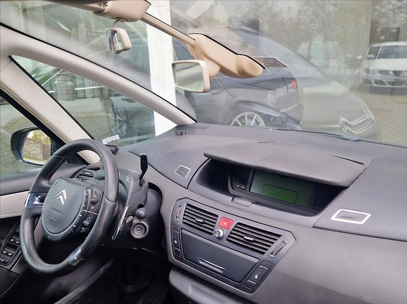 Citroën C4 Picasso 1,6 HDi 80kW AUTOKLIMA 7MIST - fotka 16 z 23