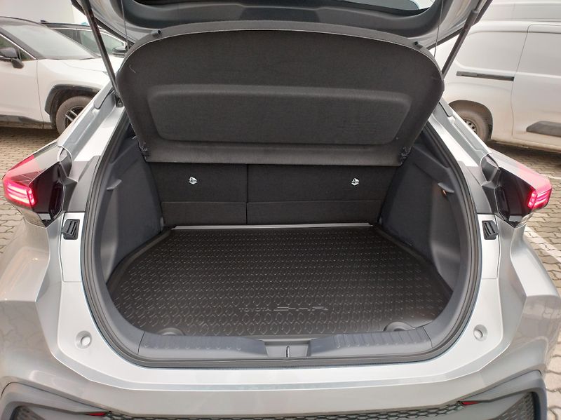 Toyota C-HR (2026) 1.8 FHEV Comfort Business+ - fotka 11 z 14