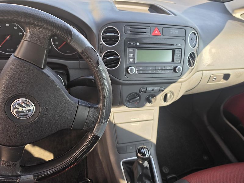 Volkswagen Golf Plus 1.4 i Vyhřev sedadel  - fotka 16 z 18