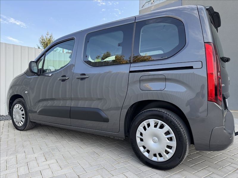 Opel Combo 1,2 T LIFE DPH tažné 1.maj ČR - fotka 19 z 50