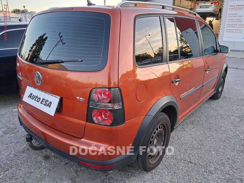 Volkswagen Touran (2007) 1.4TSi, CROSS, TZ - fotka 2 z 3
