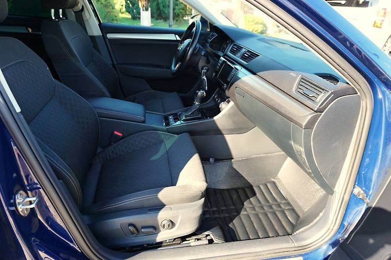 Škoda Superb (2015) STYLE 2,0 TDI 140 kW - fotka 14 z 43