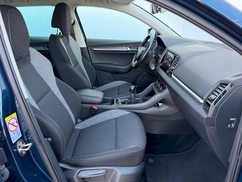 Škoda Karoq (2020) 1.5 TSI 110kW Drive 125 Let - fotka 29 z 35