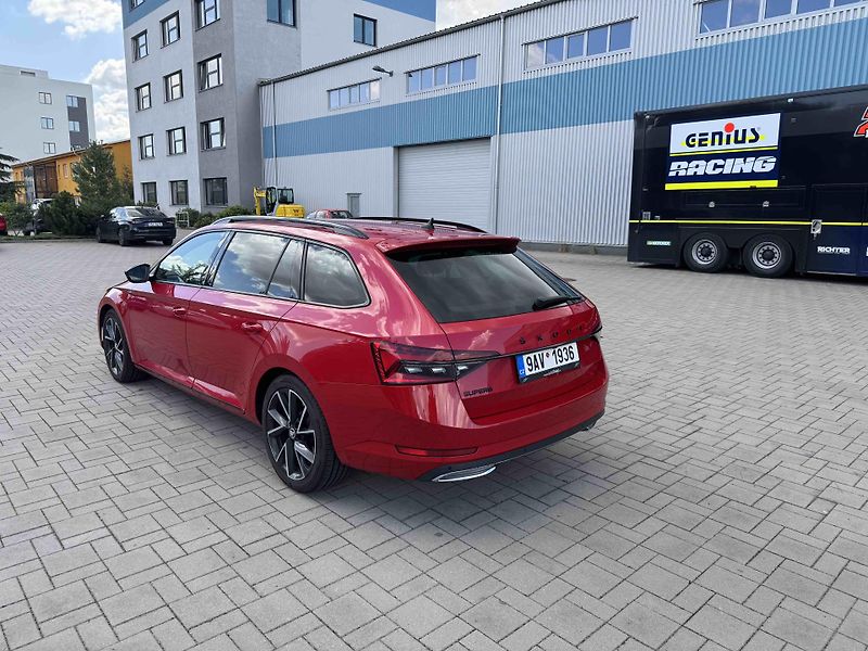 Škoda Superb (2023) Sportline 2.0TDI DSG - fotka 3 z 11