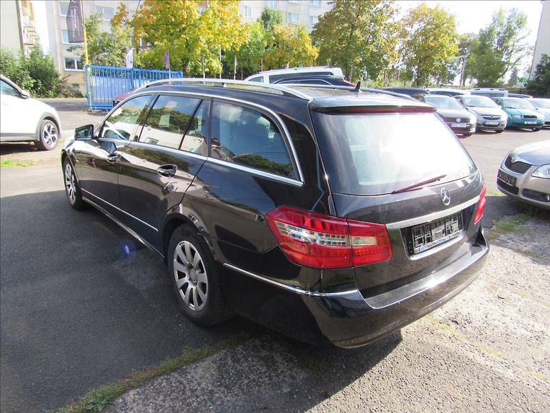 Mercedes-Benz Třídy E 2,1 E 250 CDI 150kW Avantgarde - fotka 6 z 38