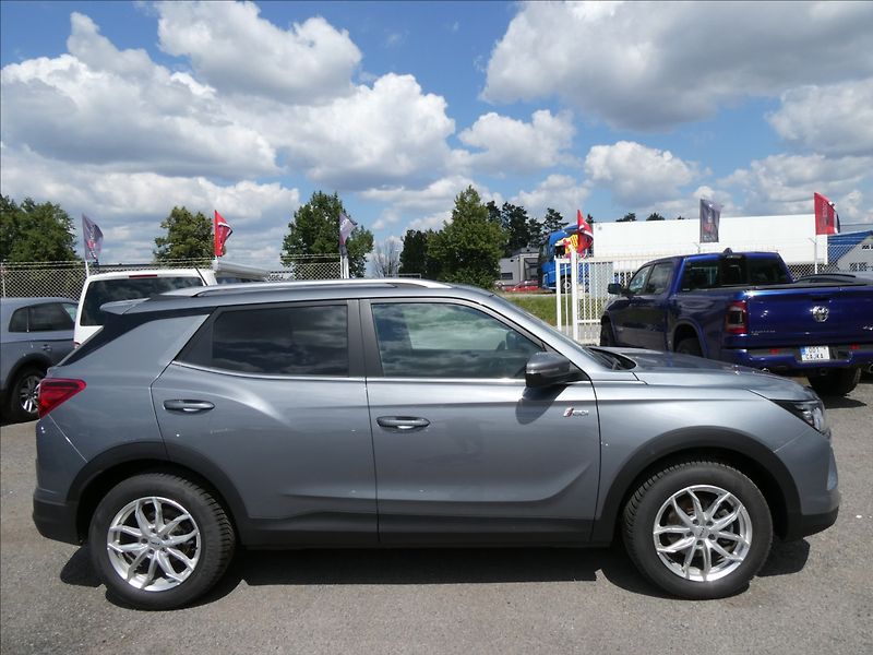 SsangYong Korando 1,5 T-GDI 120kW Style,ČR - fotka 11 z 38