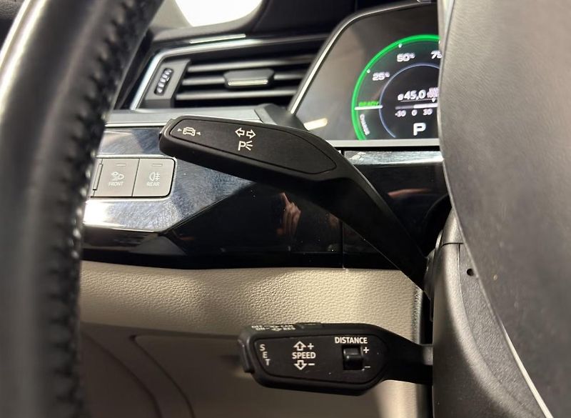 Audi e-tron 55 Quattro Vzduch Ambient Taž - fotka 18 z 23