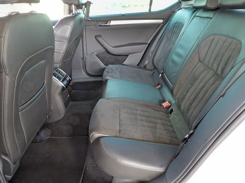 Škoda Superb 2.0TDI Style ČR Canton ACC Kam - fotka 11 z 36