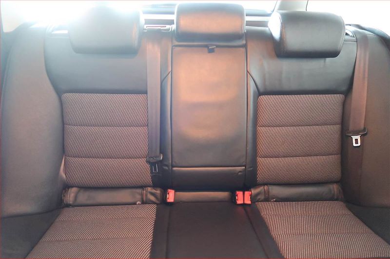 Škoda Octavia (2012) Elegance 2.0 TDI, Navi - fotka 10 z 18