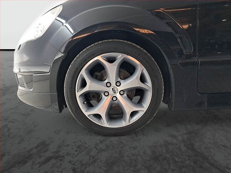 Ford S-MAX (2009) Titanium 2.2 TDCi, 7 míst - fotka 15 z 21