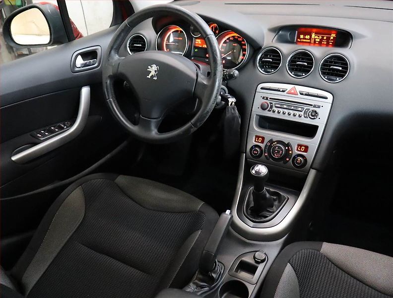 Peugeot 308 (2012) 1.6 HDi, nová STK - fotka 7 z 18