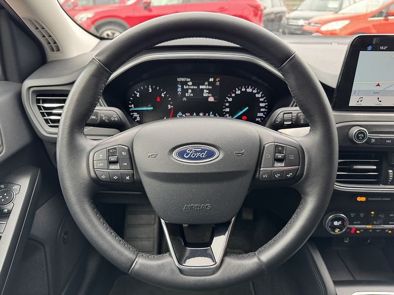 Ford Focus (2018) 2.0TDCi Titanium LED Kamera - fotka 7 z 49