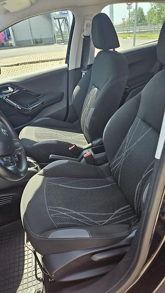 Peugeot 208 (2014) Prugeot 208, první majitel - fotka 9 z 11