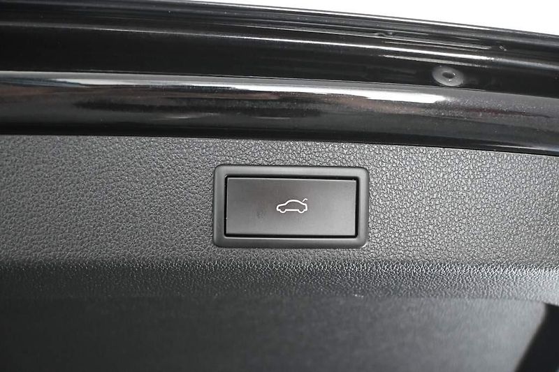 Škoda Superb (2022) 2.0 STYLE 147 KW DSG MATRIX LE - fotka 26 z 35