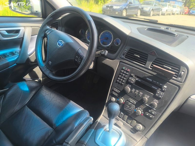 Volvo S60 220KW,4X4,MANUÁL,SERVISKA,CENA - fotka 8 z 23