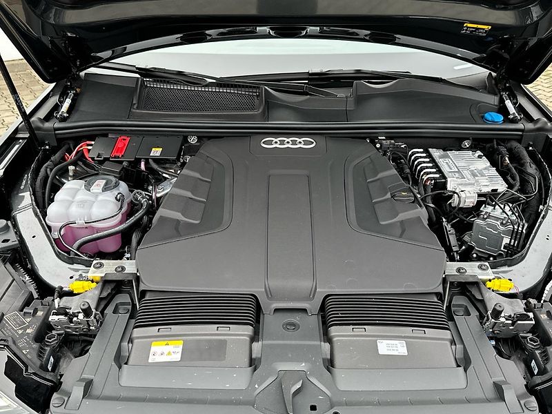 Audi Q7 50 TDI quattro S Line - fotka 17 z 23