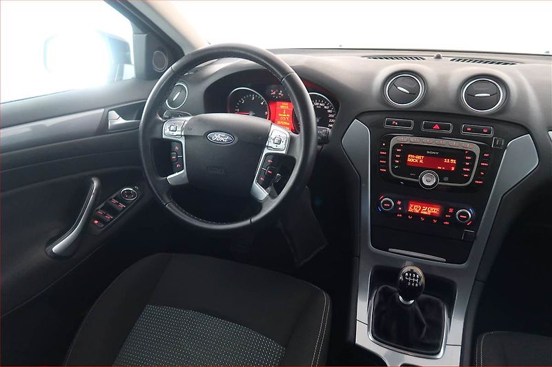 Ford Mondeo (2011) 1.6 TDCi, Tempomat - fotka 7 z 15