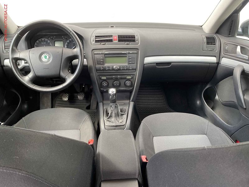 Škoda Octavia (2007) 1.9TDi, AAC, tempo - fotka 8 z 16