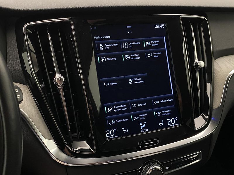Volvo V60 D3 AWD INSCRIPTION REZERVACE - fotka 35 z 42