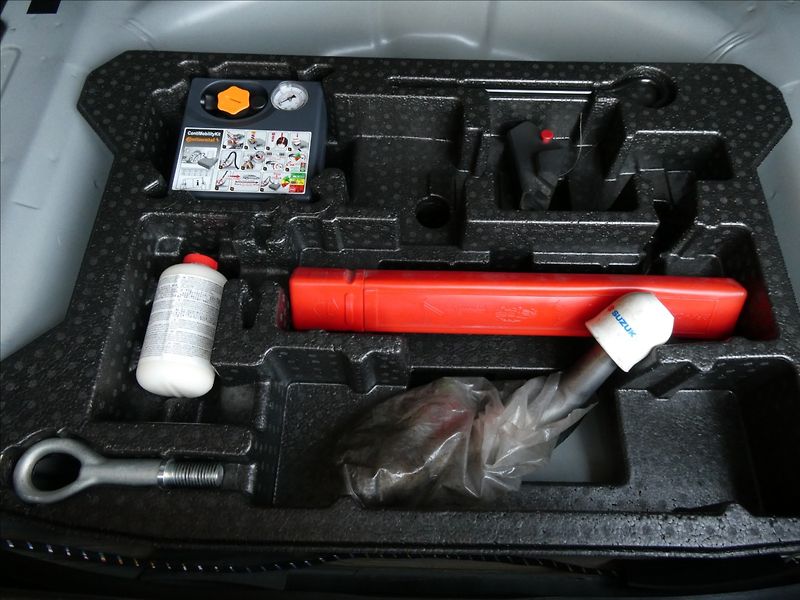 Suzuki Vitara 1,4 T 103kW 4x4 automat,závěs - fotka 26 z 49