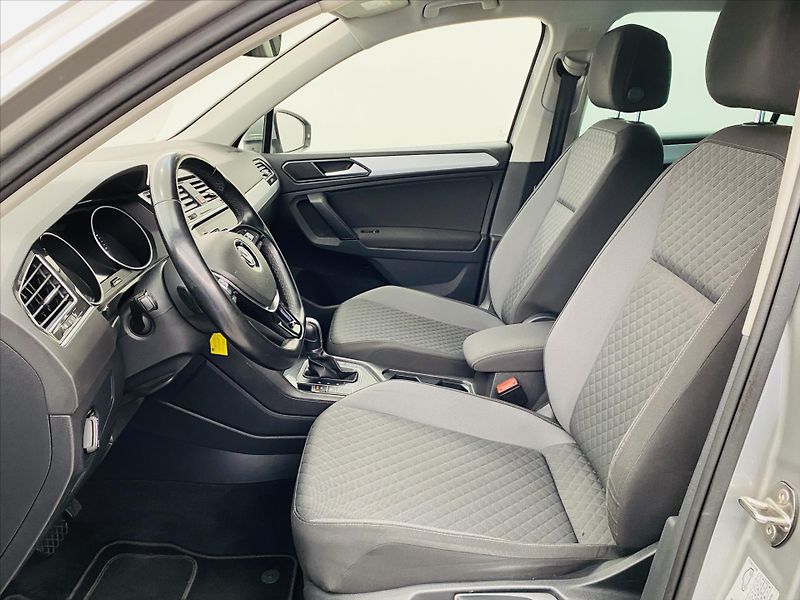 Volkswagen Tiguan 2,0 TDI DSG 110 kW COMFORTLINE - fotka 5 z 27