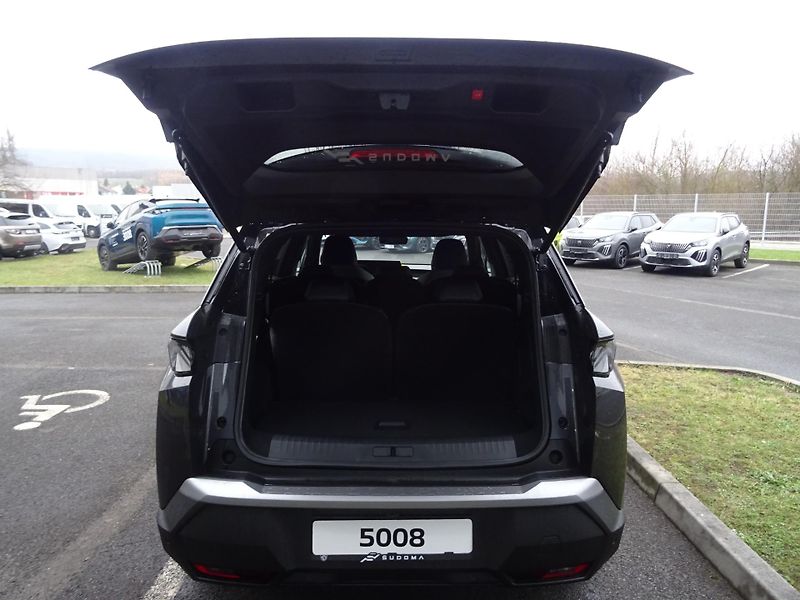Peugeot 5008 (2026) GT Hybrid 145k e-DCS6 - fotka 11 z 56