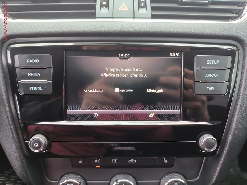 Škoda Octavia (2018) 1.6TDi, ČR, Ambition, zámek - fotka 13 z 18
