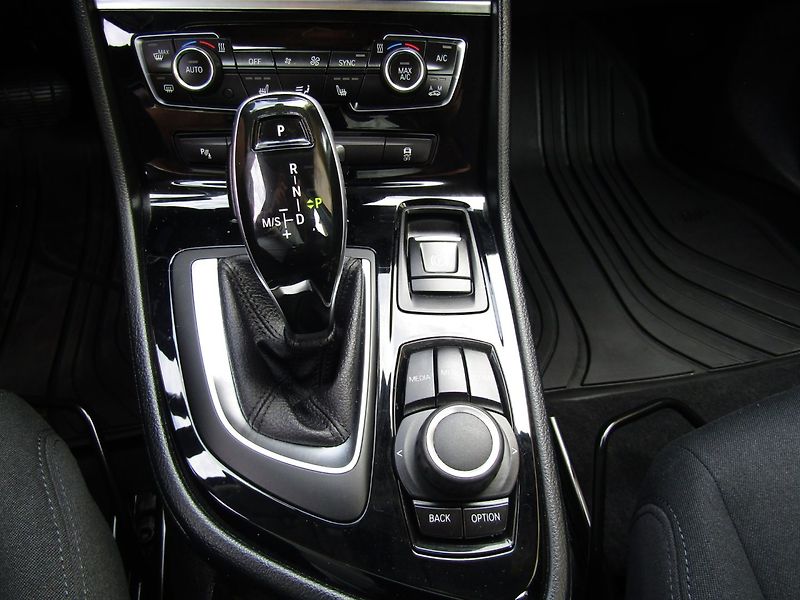 BMW Řada 2 (2019) GT 216D AUTOMAT - fotka 35 z 37