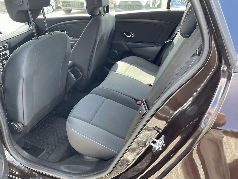 Renault Mégane (2015) 1.6,16V, 81kW, Life,1.Maj - fotka 25 z 30