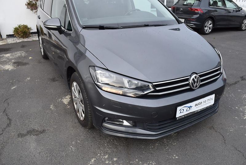 Volkswagen Touran (2017) 1.2TSI 81kw CLBMT 7MÍST TAŽNÉ - fotka 4 z 45