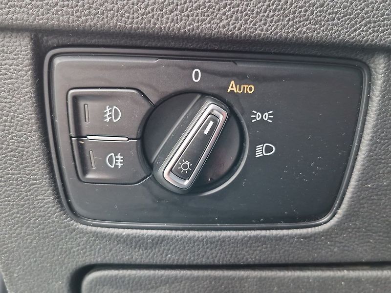 Volkswagen Passat Variant 1.5 TSI EVO Business - fotka 22 z 25