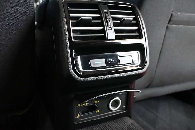 Volkswagen Passat (2018) 2.0 LED ACC TDI - fotka 23 z 32