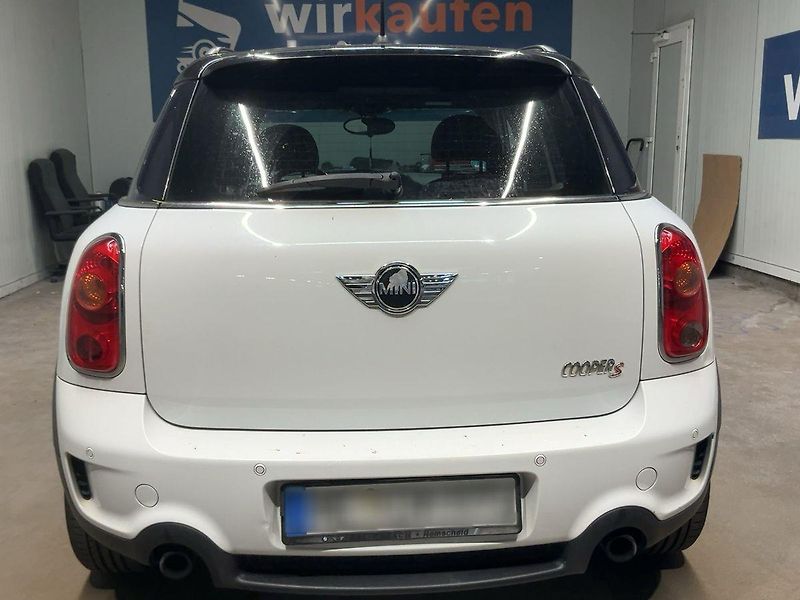 Mini Countryman (2010) MINI Countryman Cooper S ALL4 - fotka 4 z 11