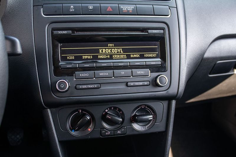 Volkswagen Polo 2012 44kW MT/5 - fotka 15 z 17
