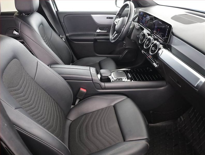 Mercedes-Benz GLB (2021) 200 d 4MATIC - fotka 7 z 20